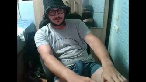 Snapshot of younromki chatting on June 24, 9:25 pm A... online show from June 24, 9:25 pm