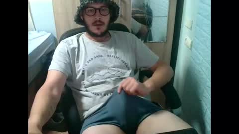 Snapshot of younromki chatting on June 26, 9:35 am A... online show from June 26, 9:35 am