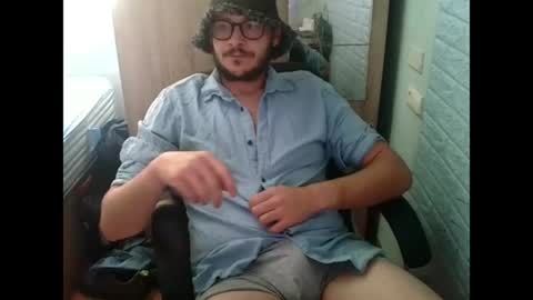 Snapshot of younromki chatting on June 27, 11:15 am A... online show from June 27, 11:15 am