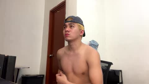 Cyrus online show from April 23, 7:05 pm