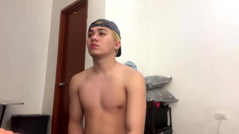 Cyrus online show from April 24, 8:00 pm