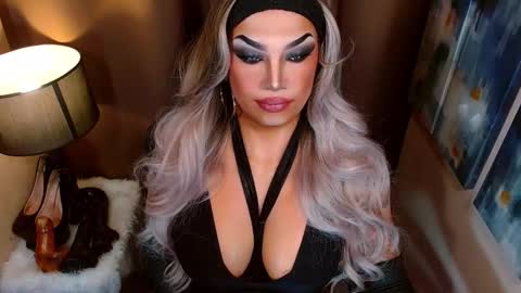 Snapshot of your1truequeen chatting on February 7, 7:56 am QUEEN MADISON online show from February 7, 7:56 am