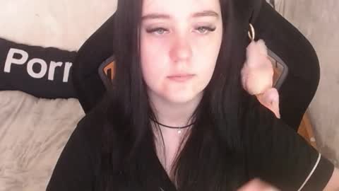 your_8a8y online show from February 1, 9:30 am