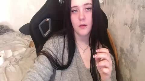 your_8a8y online show from April 8, 10:37 am