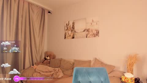 Camilla online show from March 9, 1:48 pm