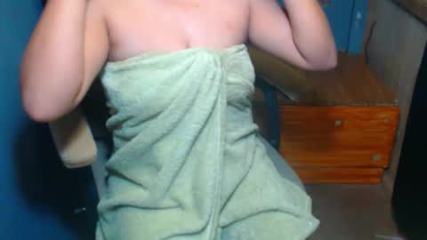 your_bootybabe online show from October 19, 3:40 am