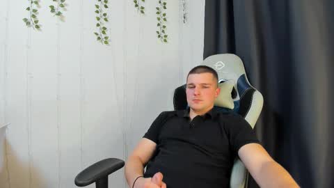 Snapshot of your_claddagh chatting on September 27, 8:25 pm your_claddagh online show from September 27, 8:25 pm