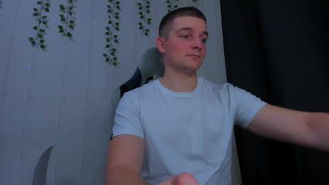 Snapshot of your_claddagh chatting on November 29, 6:44 pm your_claddagh online show from November 29, 6:44 pm