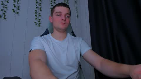 Snapshot of your_claddagh chatting on December 18, 3:29 pm your_claddagh online show from December 18, 3:29 pm