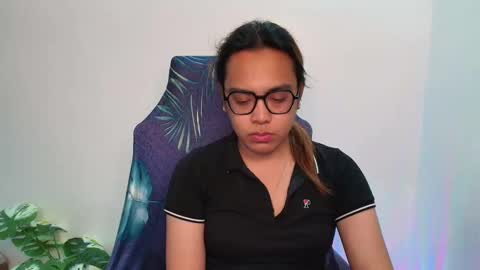 Snapshot of your_dreamgirlxxx69 chatting on May 13, 8:34 am your_dreamgirlxxx69 online show from May 13, 8:34 am
