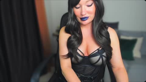 Snapshot of your_eclipse chatting on December 13, 9:57 am Goddess Alana online show from December 13, 9:57 am