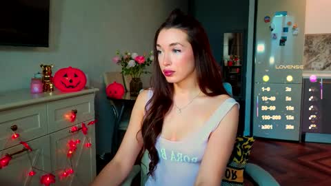 your Evaa online show from November 2, 2:25 am