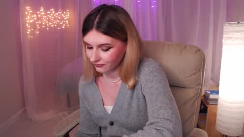 Snapshot of your_freya chatting on December 28, 6:08 pm Freya online show from December 28, 6:08 pm