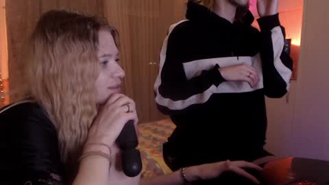 Your Horny Friends online show from February 4, 12:19 am