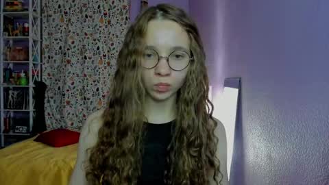 Leslie online show from October 18, 10:21 pm