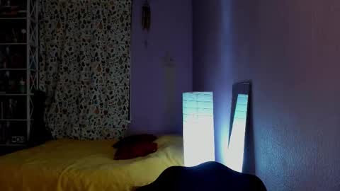 Leslie online show from November 18, 10:14 pm