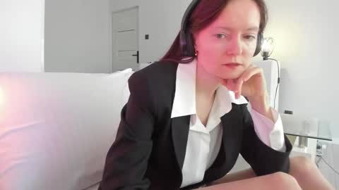 Snapshot of your_librarian chatting on December 16, 9:47 am Your Librarian online show from December 16, 9:47 am