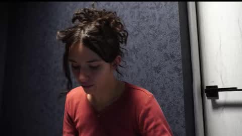 Snapshot of your_little_flexible_girl chatting on October 28, 8:33 pm Meri online show from October 28, 8:33 pm