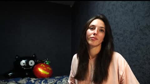Snapshot of your_little_flexible_girl chatting on October 31, 9:49 pm Meri online show from October 31, 9:49 pm