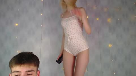 Snapshot of your_molly_mark chatting on February 1, 8:16 pm your_molly_mark online show from February 1, 8:16 pm
