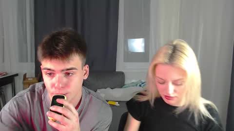 Snapshot of your_molly_mark chatting on February 13, 6:16 pm your_molly_mark online show from February 13, 6:16 pm