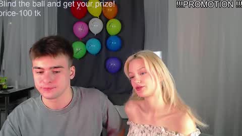 Snapshot of your_molly_mark chatting on February 14, 6:19 pm your_molly_mark online show from February 14, 6:19 pm