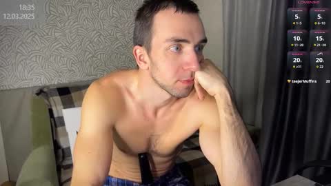 Snapshot of your_new_boyfriend17 chatting on March 12, 4:35 pm Your new boyfriend17 online show from March 12, 4:35 pm