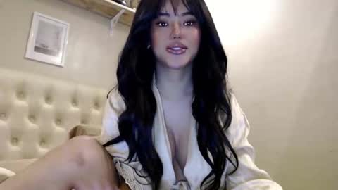 Snapshot of your_pov chatting on January 10, 7:21 am Lena online show from January 10, 7:21 am