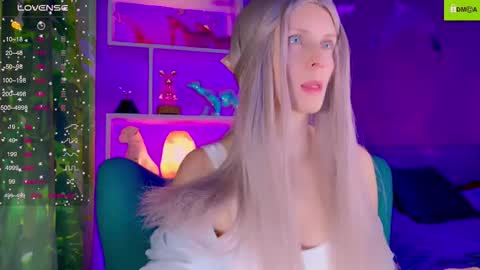 your_spring online show from November 9, 10:08 pm