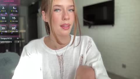Snapshot of your_sweet_angel_ chatting on September 26, 11:03 am Mia  online show from September 26, 11:03 am