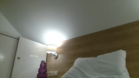 your_tipie online show from November 15, 9:00 pm