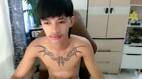 yourasian_eric online show from March 30, 5:08 am