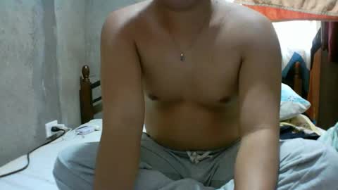 yourasian_lover29 online show from April 9, 2:11 am