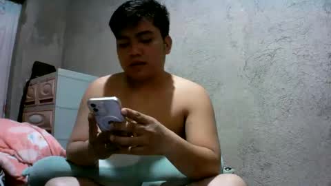 yourasian_lover29 online show from May 31, 3:08 pm