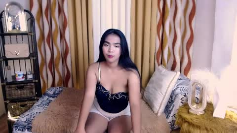 your princesskim online show from April 28, 4:34 pm