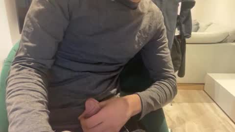 yourboo25 online show from March 1, 5:31 am