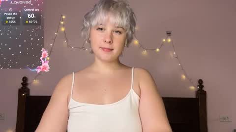 Snapshot of yourbunnymi chatting on February 15, 4:58 pm Eva online show from February 15, 4:58 pm