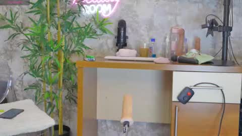 Snapshot of yourburnwish chatting on February 2, 8:07 pm Anna online show from February 2, 8:07 pm