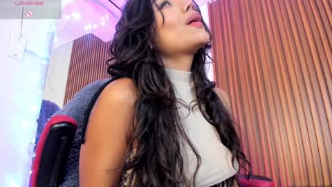 Snapshot of yourcutemolly chatting on December 28, 3:37 am Selena online show from December 28, 3:37 am