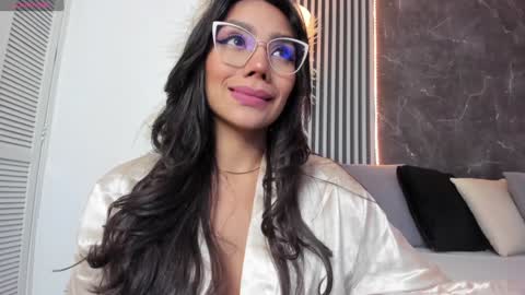 Snapshot of yourcutemolly chatting on January 28, 4:50 am Selena online show from January 28, 4:50 am