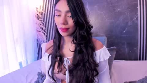 Snapshot of yourcutemolly chatting on March 5, 8:10 am Selena online show from March 5, 8:10 am