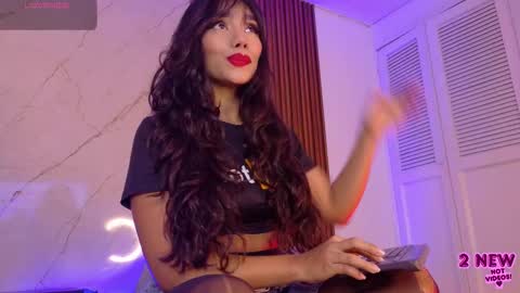 Snapshot of yourcutemolly chatting on October 19, 9:10 am Selena online show from October 19, 9:10 am