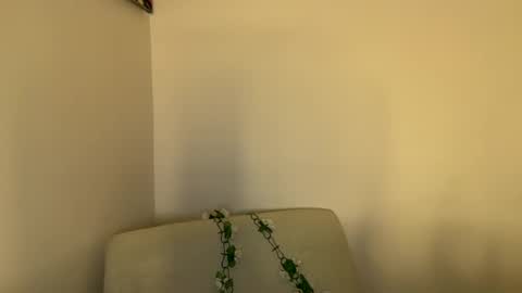 Snapshot of yourcutemolly__ chatting on June 12, 11:35 pm yourcutemolly__ online show from June 12, 11:35 pm