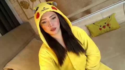 JEN  online show from January 10, 11:01 am