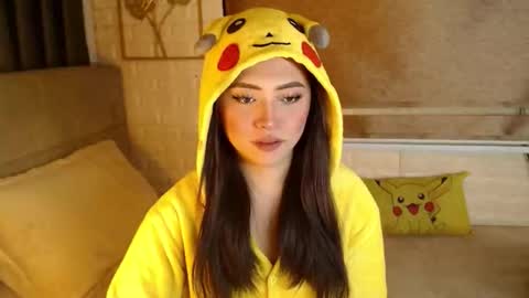 JEN  online show from February 2, 11:42 am