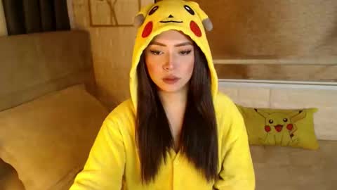 JEN  online show from February 3, 12:21 pm