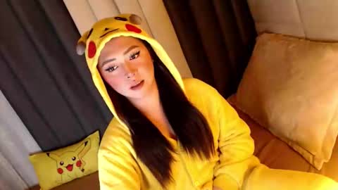 JEN  online show from March 19, 1:26 pm