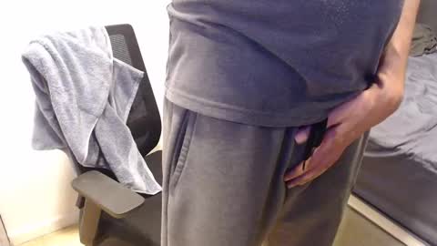 hornyedging online show from April 5, 10:18 pm