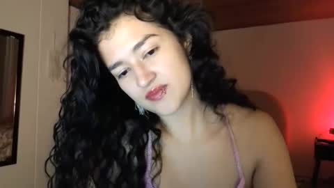 Snapshot of yourdreamgirl2025 chatting on June 3, 12:46 am yourdreamgirl2025 online show from June 3, 12:46 am
