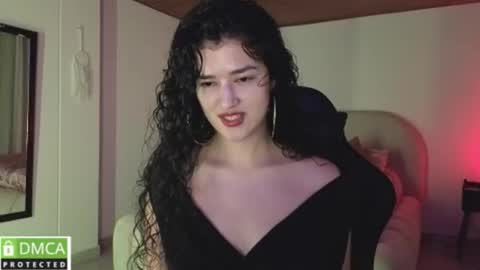 Snapshot of yourdreamgirl2025 chatting on June 4, 12:05 am yourdreamgirl2025 online show from June 4, 12:05 am